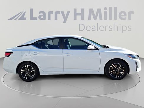 Used 2024 Nissan Sentra SV FWD image 6