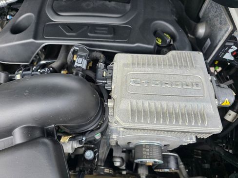 Used 2022 Jeep Wagoneer Series III w/ Premium Group I image 35