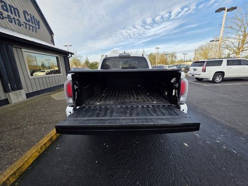 Used 2019 Toyota Tacoma TRD Pro AWD/4WD image 14
