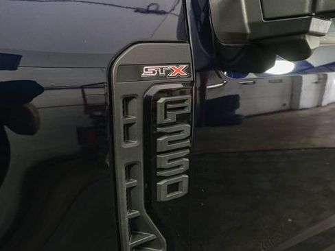 Used 2023 Ford F250 XL w/ STX Appearance Package AWD/4WD image 7