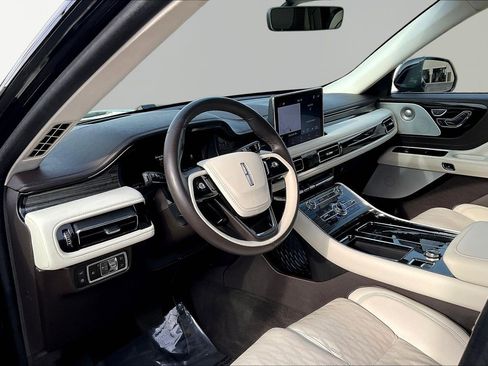 Used 2023 Lincoln Aviator Black Label Grand Touring AWD/4WD image 17