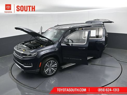 Used 2022 Jeep Grand Wagoneer Series III AWD/4WD image 61