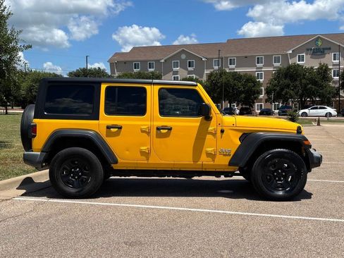 Used 2018 Jeep Wrangler Unlimited Sport AWD/4WD image 5