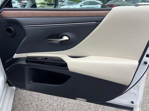 Certified 2023 Lexus ES 350 w/ Premium Package FWD image 28