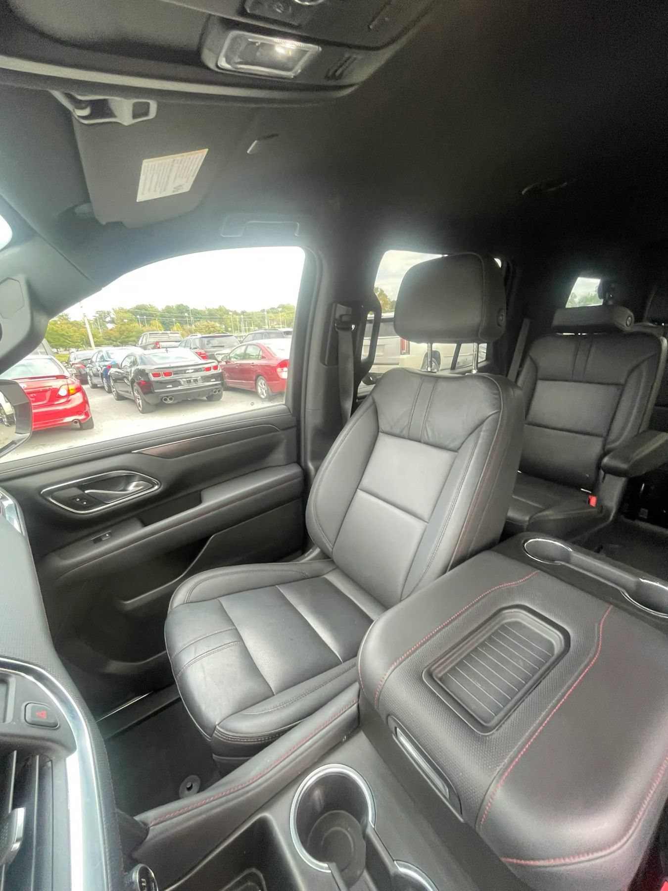 Used 2022 Chevrolet Tahoe RST w/ Luxury Package AWD/4WD image 42