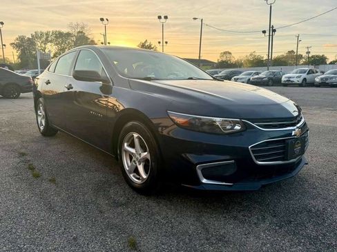 Used 2017 Chevrolet Malibu LS image 3