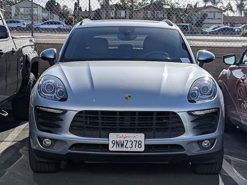 Used 2017 Porsche Macan AWD/4WD image 3