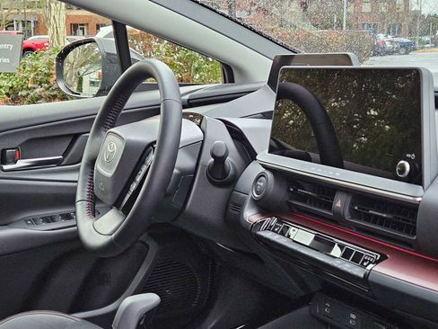 Used 2024 Toyota Prius Prime image 12