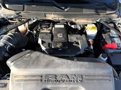 Used 2022 RAM 3500 Tradesman w/ Chrome Appearance Group AWD/4WD image 6