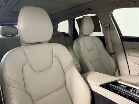 Used 2021 Volvo XC60 T5 Momentum w/ Climate Package image 47