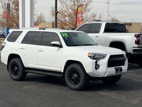 Used 2024 Toyota 4Runner SR5 image 25