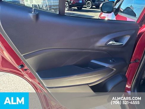 Used 2024 Chevrolet Trax LT w/ Driver Confidence Package image 14