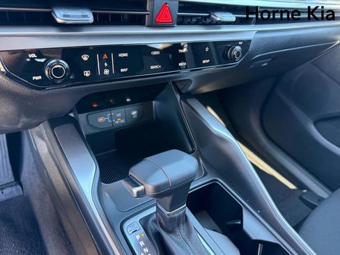 New 2026 Kia Sorento LX FWD image 21