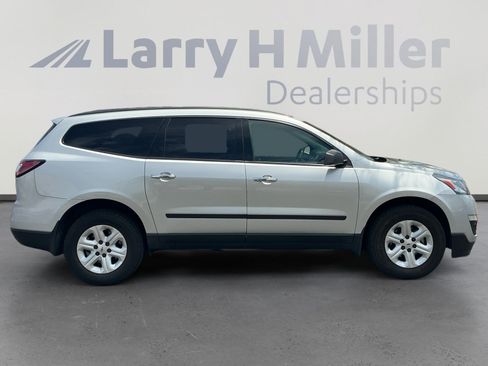 Used 2016 Chevrolet Traverse LS FWD image 5