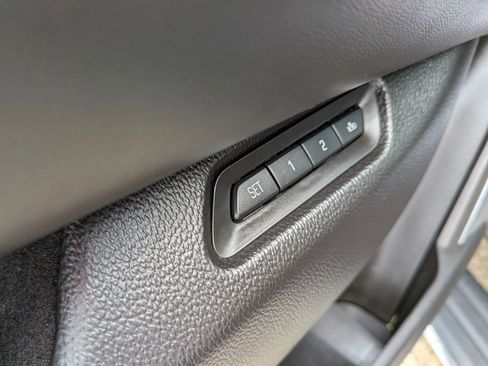 Used 2017 Cadillac Escalade Platinum AWD/4WD image 30