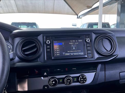 Used 2018 Toyota Tacoma SR w/ SR Convenience Package image 28