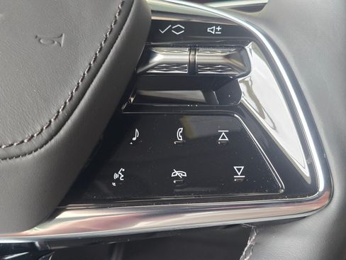 Used 2025 Cadillac Escalade V AWD/4WD image 35