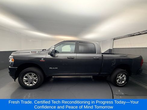 Used 2024 RAM 2500 Laramie AWD/4WD image 2