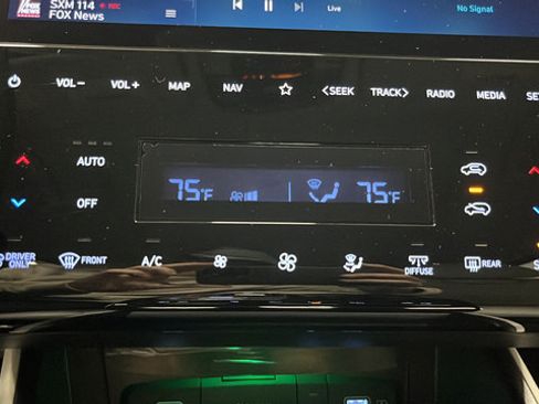 Used 2024 Hyundai Tucson Limited AWD/4WD image 18