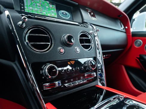 Certified 2023 Rolls-Royce Cullinan image 32