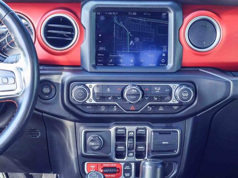 Used 2021 Jeep Gladiator Rubicon image 10