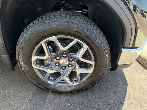 New 2026 GMC Sierra 1500 SLE w/ Preferred Package AWD/4WD image 3