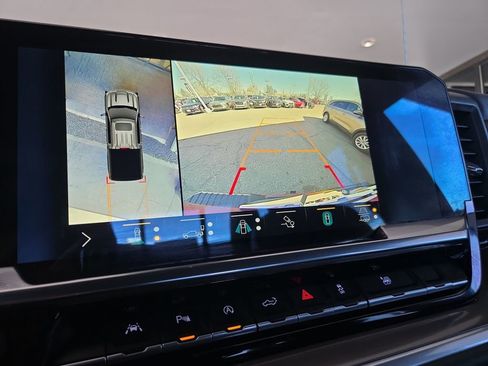 Used 2022 Chevrolet Silverado 1500 High Country w/ High Country Premium Package image 26