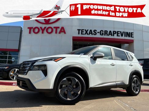 Used 2025 Nissan Rogue SV FWD image 1