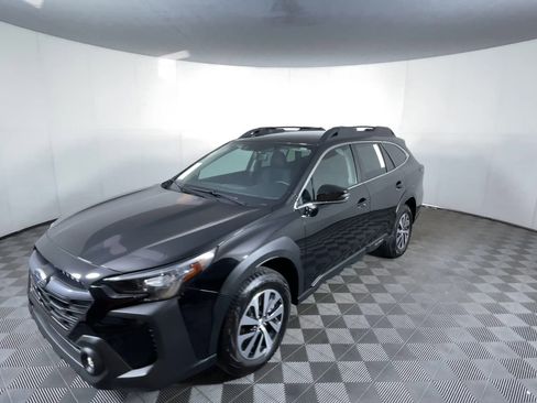 Certified 2025 Subaru Outback Premium w/ Popular Package #1A image 3