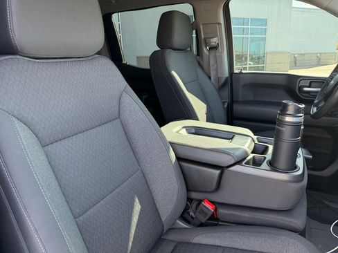 Used 2023 Chevrolet Silverado 1500 Custom image 9