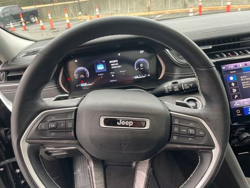 Used 2022 Jeep Grand Cherokee L Limited image 32