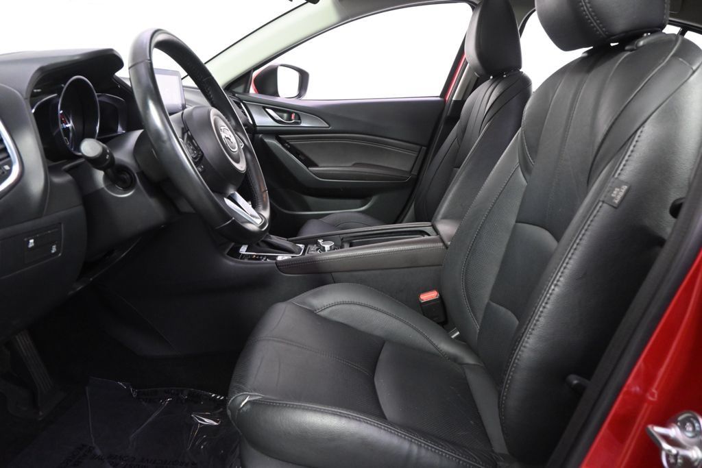 Used 2018 MAZDA MAZDA3 Grand Touring FWD image 13