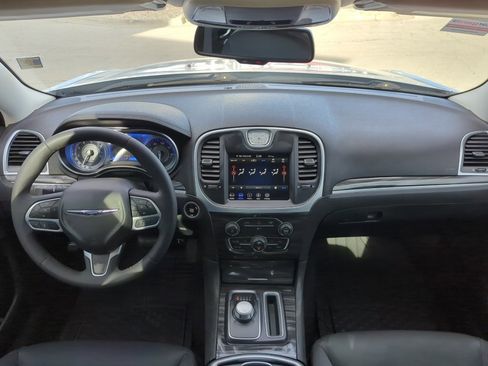 Used 2022 Chrysler 300 Touring w/ Sport Appearance Package image 35