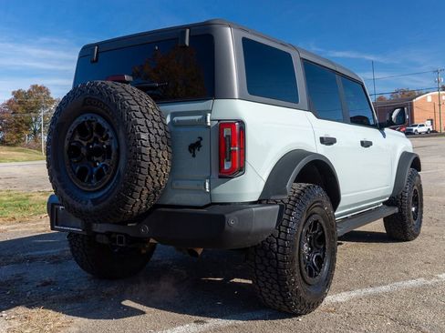 Used 2023 Ford Bronco Wildtrak image 5