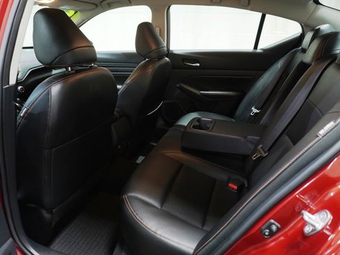 Used 2022 Nissan Altima 2.5 SR FWD image 10
