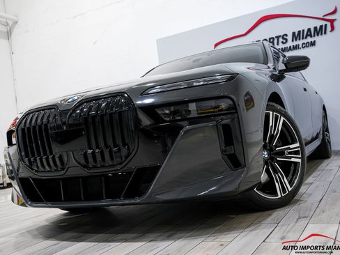 Used 2023 BMW 760i xDrive w/ Executive Package AWD/4WD image 2