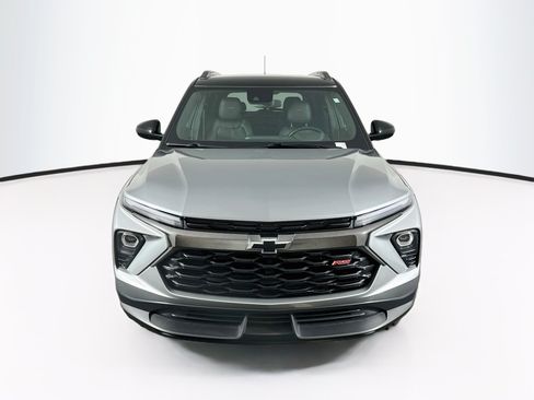 Used 2024 Chevrolet TrailBlazer RS FWD image 2