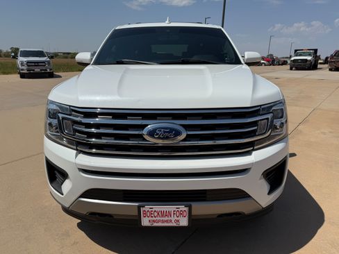 Used 2021 Ford Expedition Max XLT AWD/4WD image 2