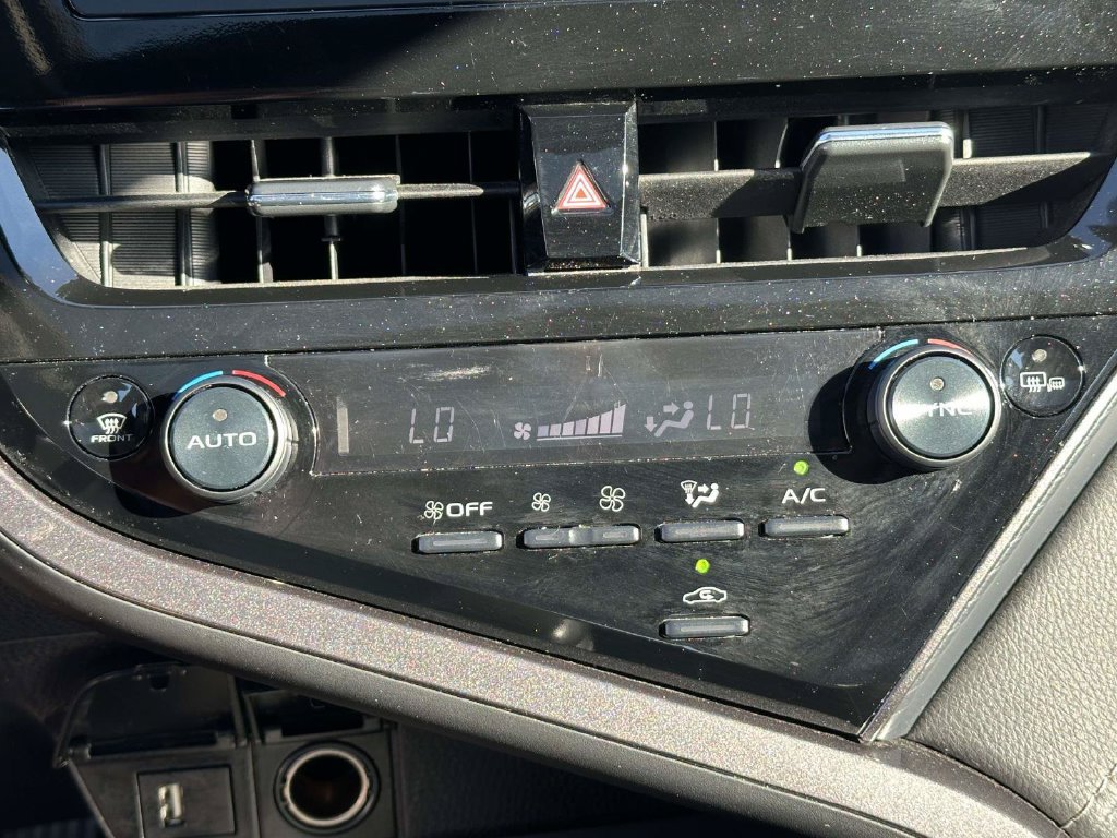 Used 2024 Toyota Camry SE FWD image 39