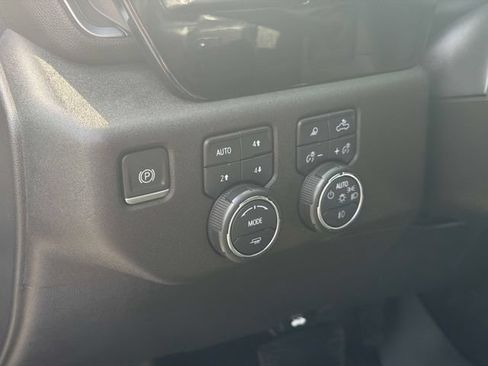 Used 2023 Chevrolet Silverado 1500 LTZ AWD/4WD image 25