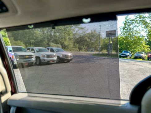 Used 2020 Chrysler Pacifica Touring-L image 27