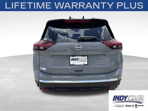 Used 2025 Nissan Rogue Platinum w/ Tech Package FWD image 5