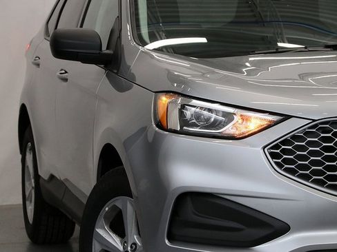New 2024 Ford Edge SE image 4