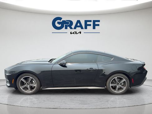 Used 2025 Ford Mustang Premium RWD image 3