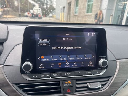 Used 2025 Nissan Altima 2.5 SV image 14