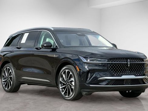 Used 2024 Lincoln Nautilus Black Label AWD/4WD image 8