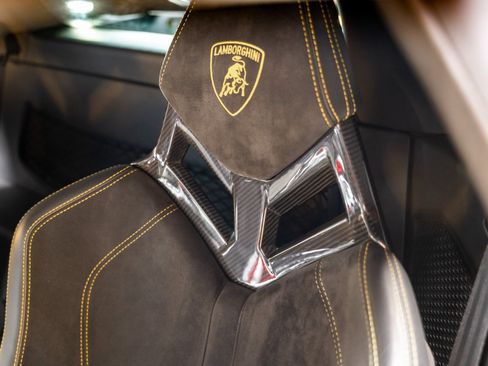 Used 2016 Lamborghini Huracan LP 580-2 image 4