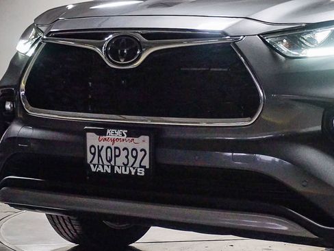 Used 2023 Toyota Highlander Platinum AWD/4WD image 8