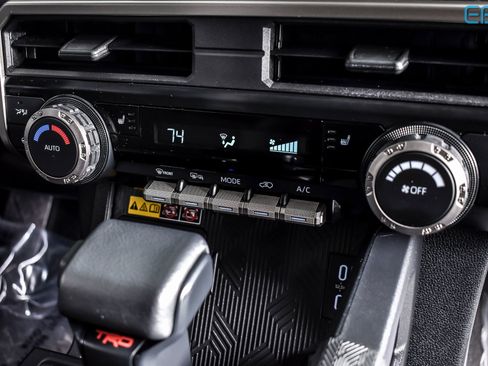 Used 2025 Toyota 4Runner TRD Off-Road image 28