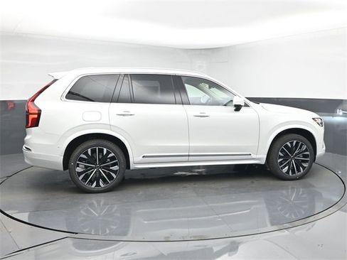 New 2026 Volvo XC90 B6 Plus image 8